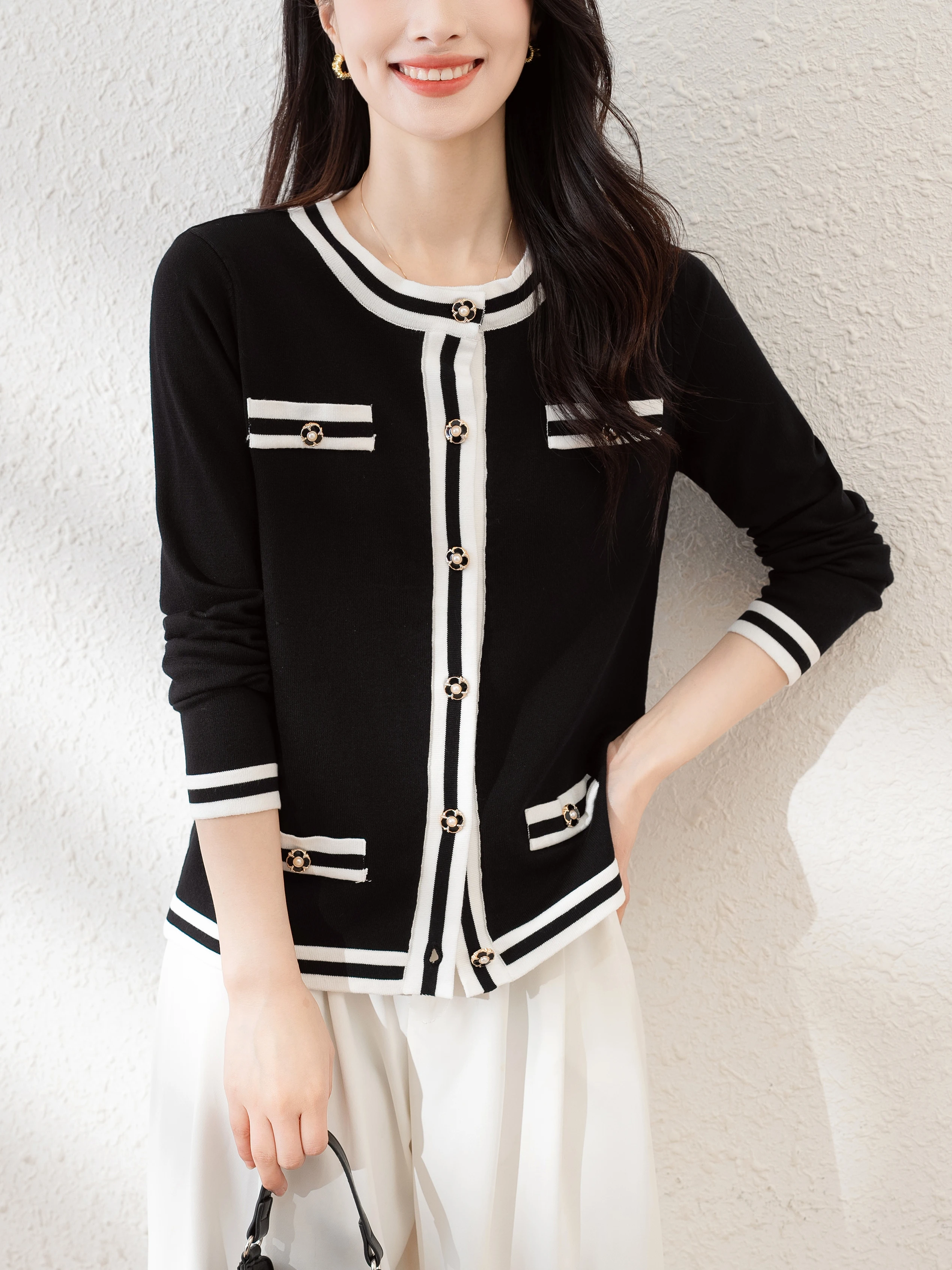 2024 Spring and Autumn New Contrast Stripe Knitted Cardigan Women\'s Casual Round Neck Short Top Coat Women\'s 4386