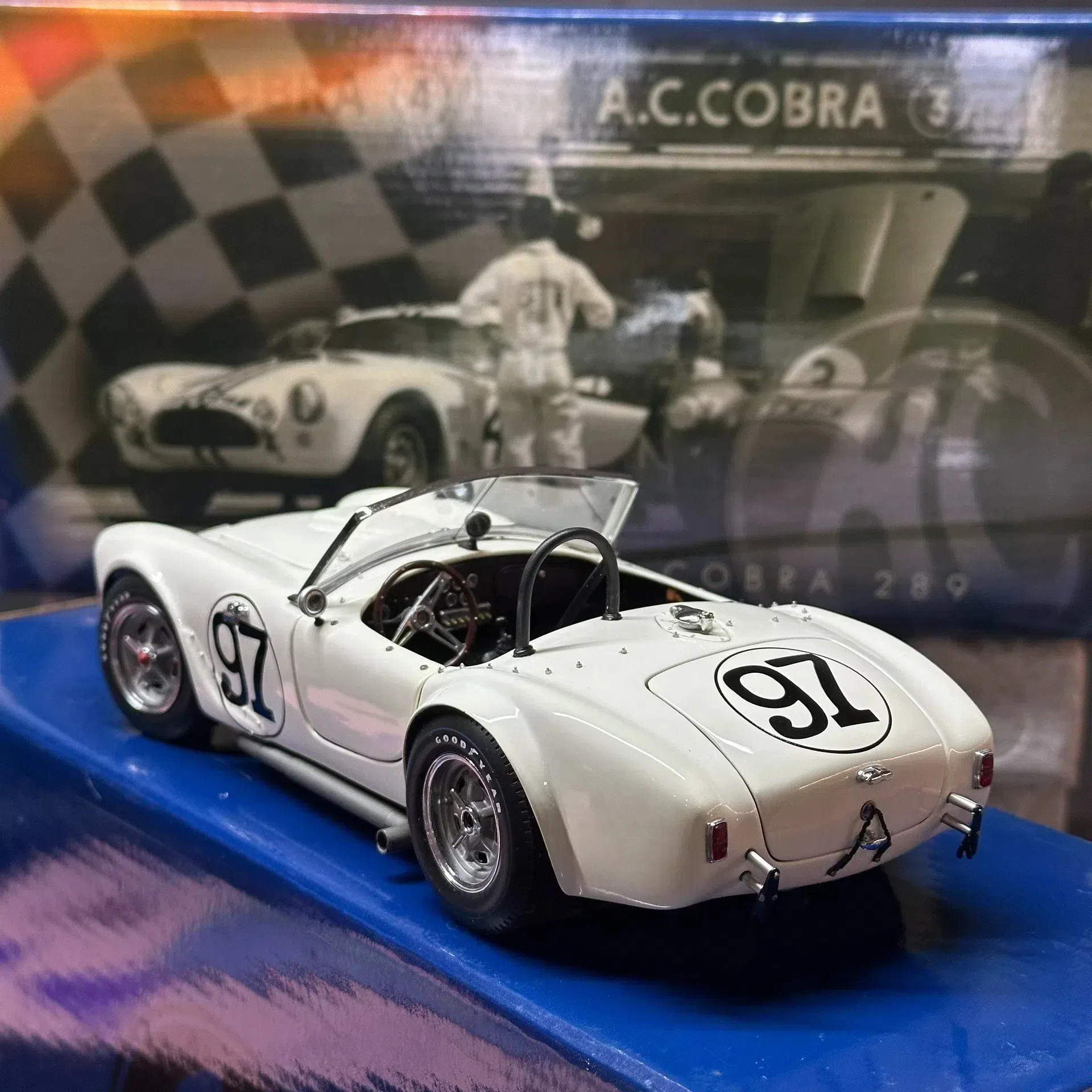 Exoto 1:18 AC Cobra Shelby 289 #97 Simulation Limited Edition All Open Alloy Metal Static Car Model Toy Gift