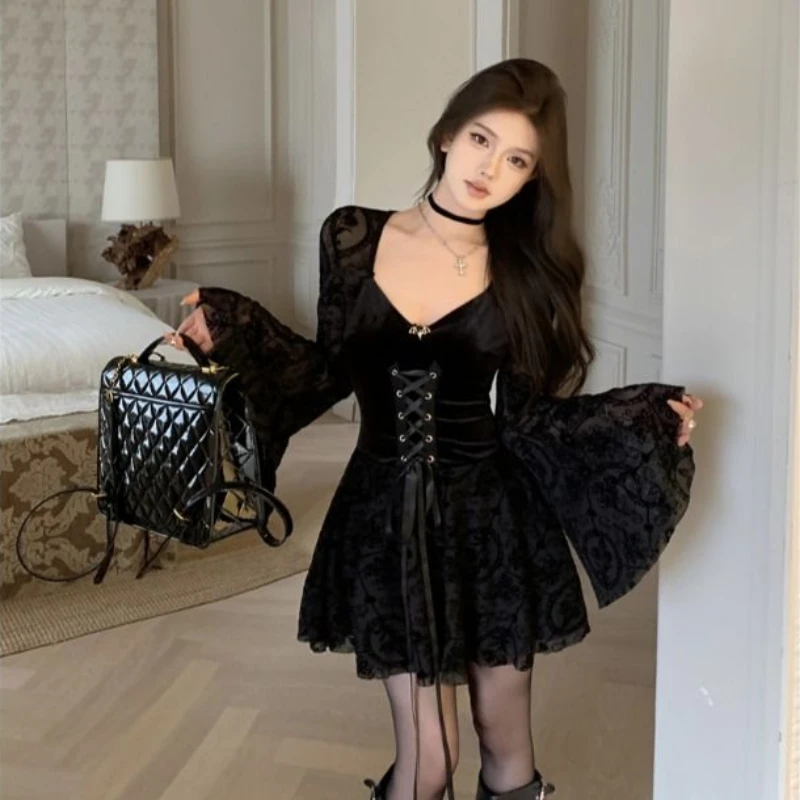 

Осень 2024, бархатное черное платье в стиле ретро с длинными рукавами для женщин, элегантное облегающее платье высокого качества на осень и зиму для женщин