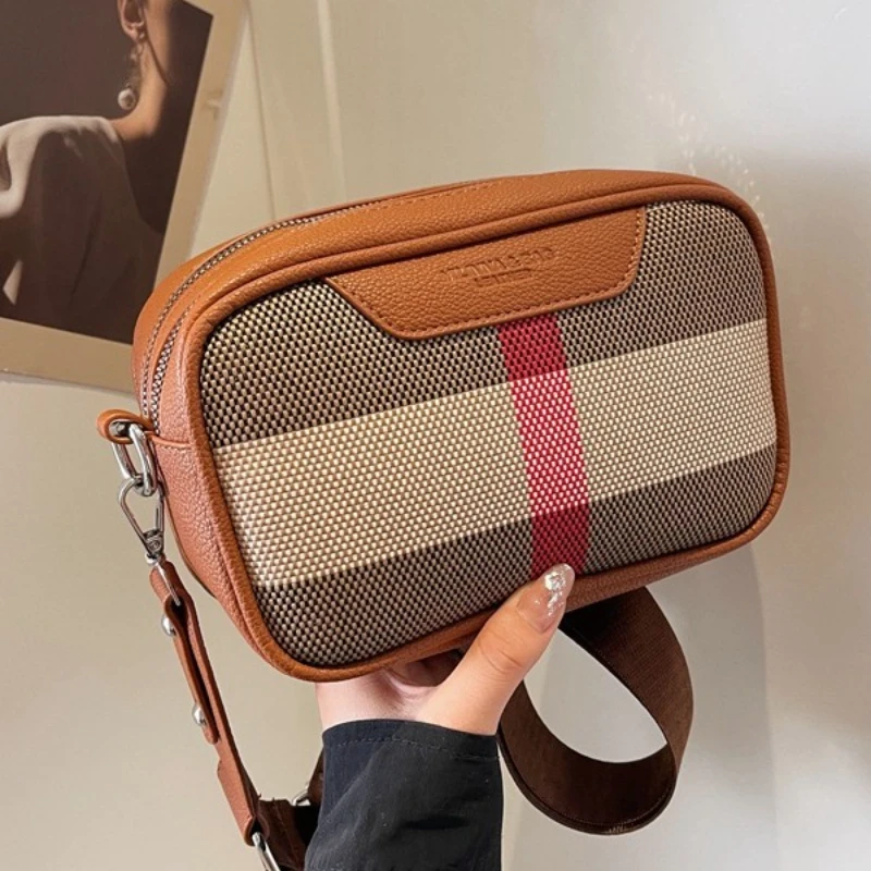 

2025 new photography bag, contrasting color small square bag, fashionable women's bag, wide shoulder strap, single shoulder cros