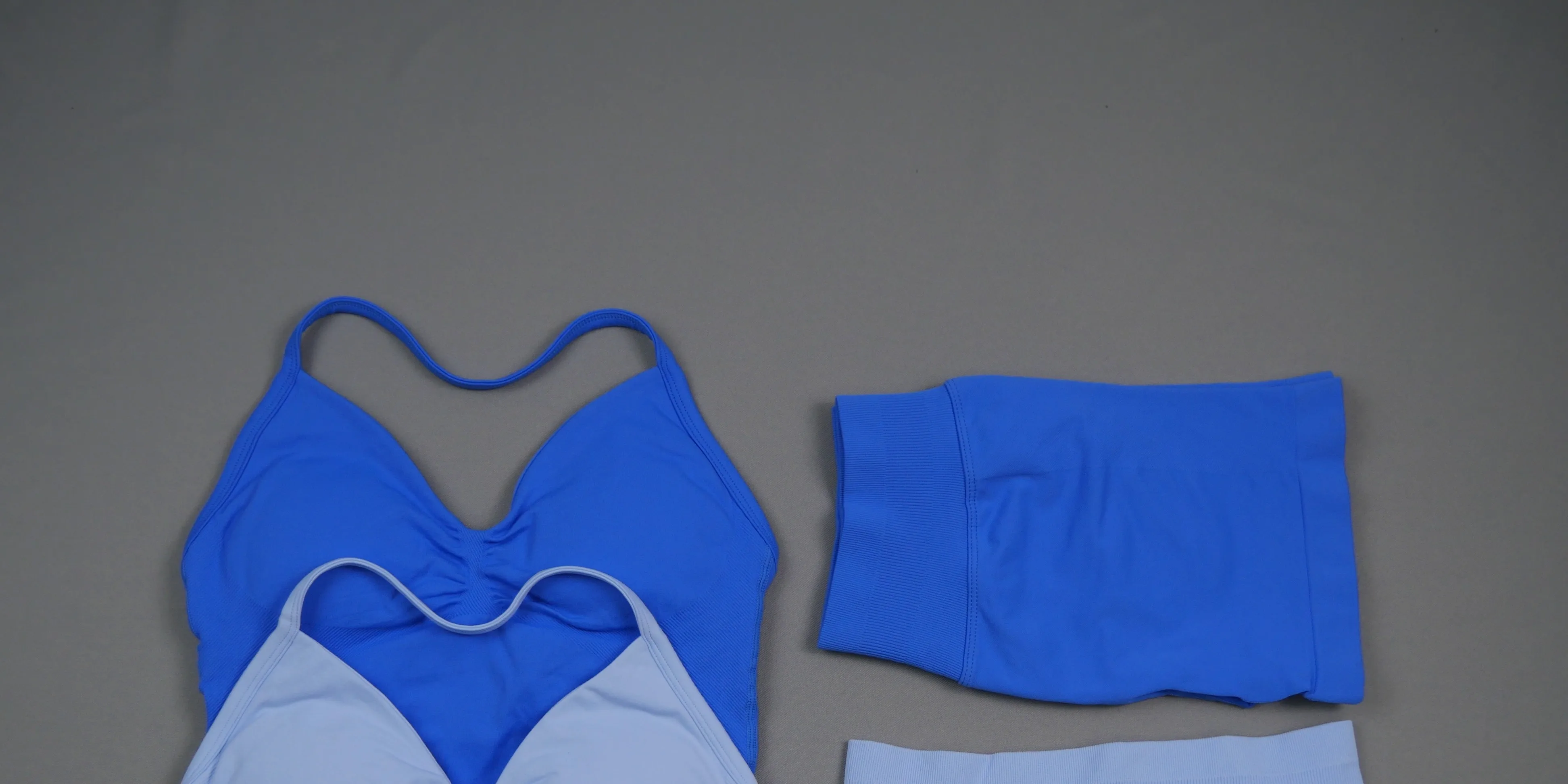 Nahtloses 2-Teiliges Sportset für Damen: Halter-Top mit Langem Schnitt, Hochgeschnittene Scrunch-Butt-Shorts, Schnelltrocknend, für Fitness und Workout – Detail 4