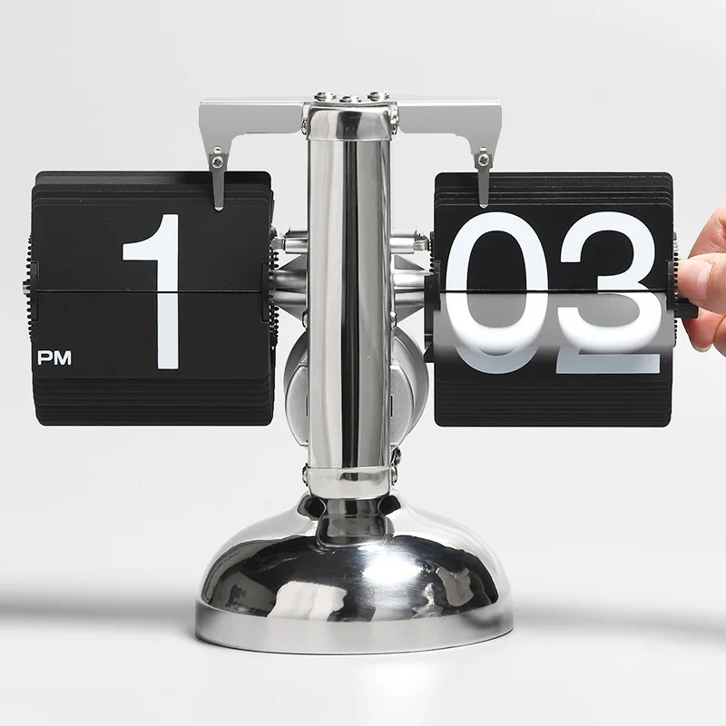 

Retro small balance, automatic page turning clock, European living room desktop clock, handicraft, single-leg clock
