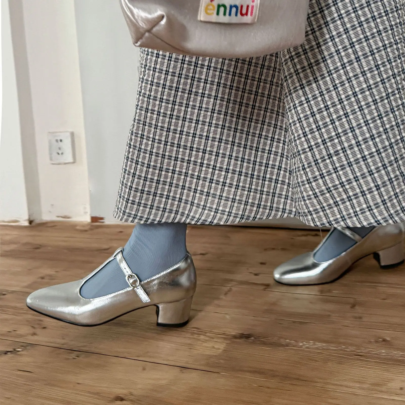 

2025 Spring Silver sheepskin Mary Jane shoes Round toe T-buckle Middle heel Pumps leopard print Single shoe