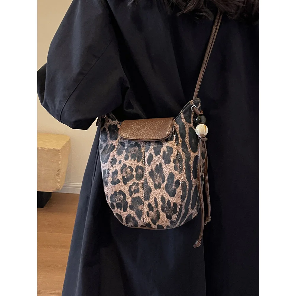 

Vintage Women Saddle Crossbody Bags Leopard Print Pu Leather Large Capacity Messenger Packs Female Casual Commute Shoulder Bag