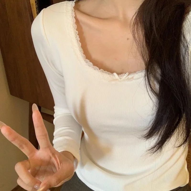 

2026 New Winter T-shirt Women Lace Korean Fashion O-neck Long Sleeved Tee Shirt Undercoat Crop Top Clothes Tee Shirt Woman