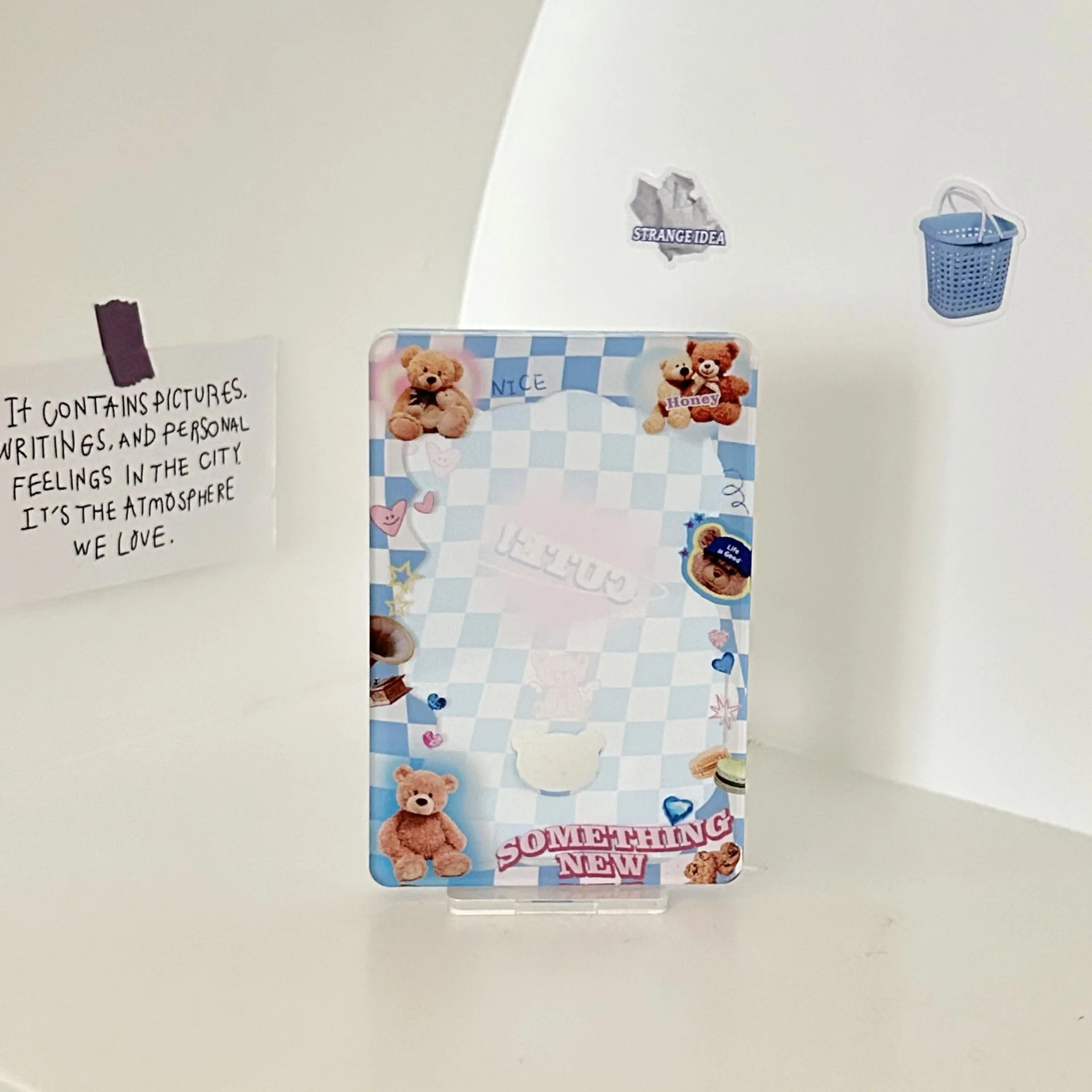 Small Dog Cartoon Brick Desktop Holder, Y2k, Guka Gupan Insert Stand Card, Estilo Americano