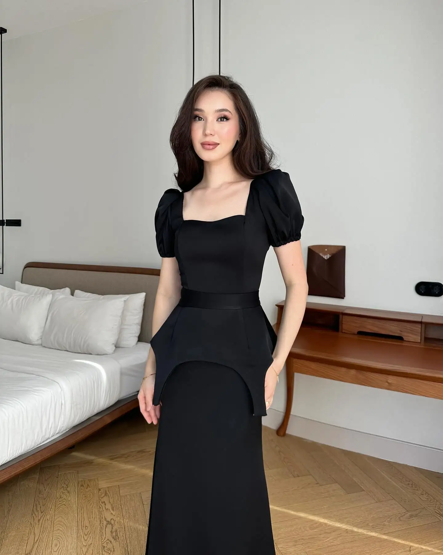 2025 выполненные на заказ вечерние платья трапециевидной формы с квадратным вырезом, современные атласные платья для выпускного вечера с короткими рукавами, модное вечернее платье с лентами