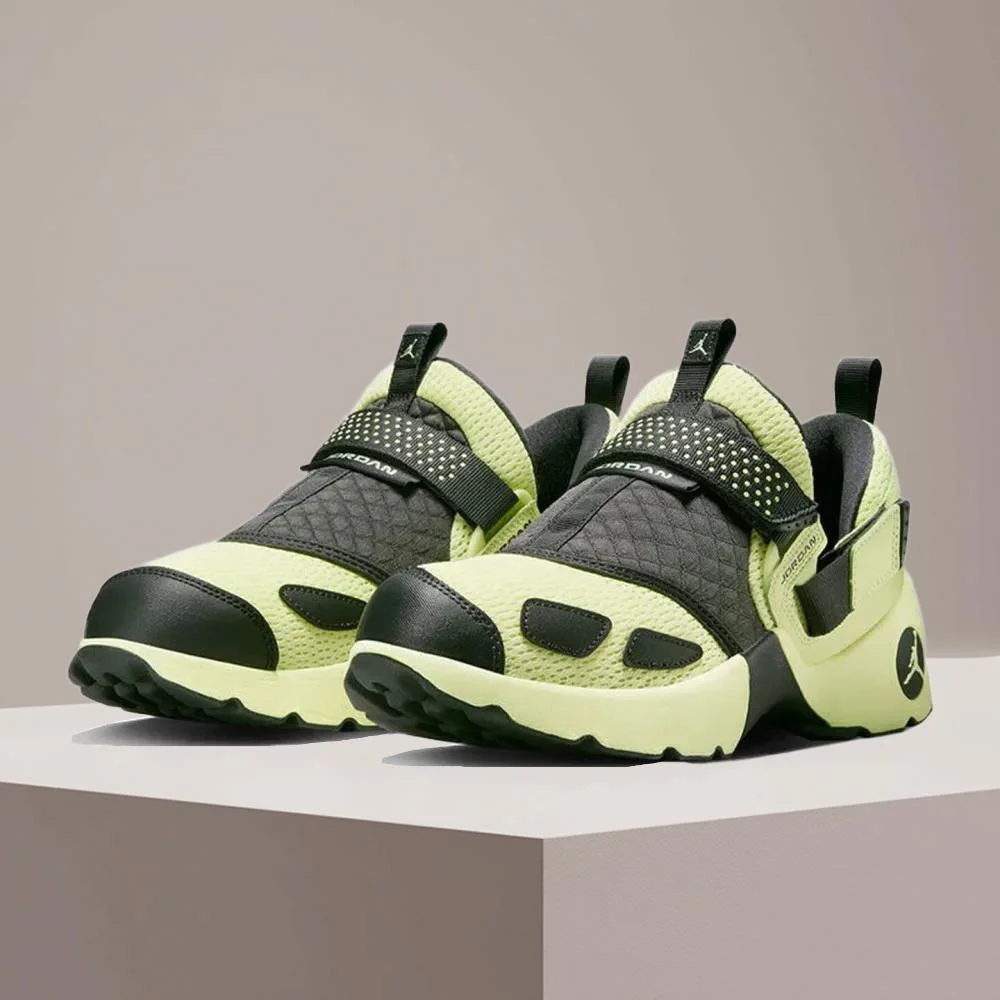 

Nike TRUNNER LX: Стильные, универсальные, амортизирующие, прочные и нескользящие женские повседневные кроссовки HQ2164-302