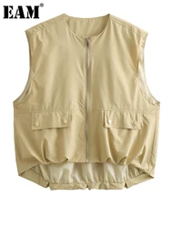 [EAM] Women Yellow Pocket Irregular Big Size Casual Vest New V-collar Sleeveless Fashion Tide Spring Autumn 2024 1DH6702