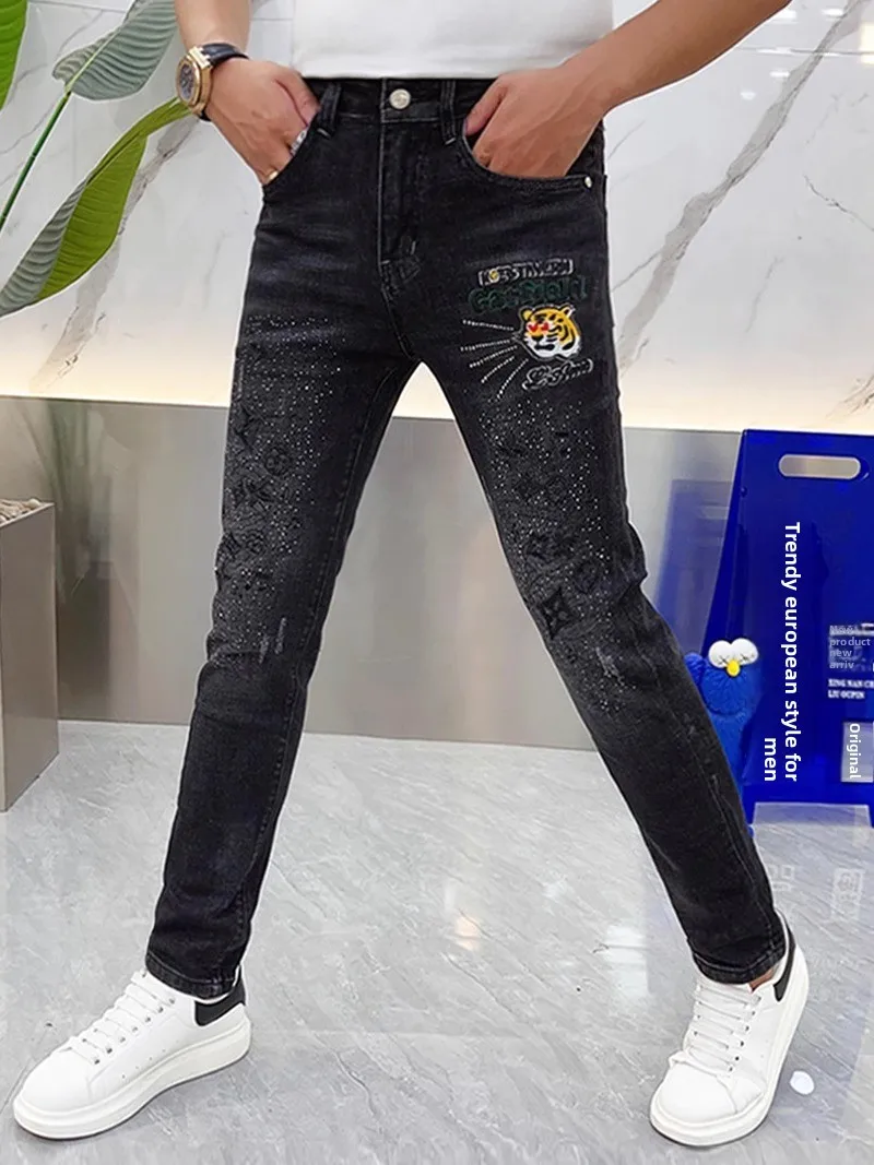 

Men's Slim Fit Jeans Tiger Emblem Elastic Casual Small Foot Pants mid Waist Long Trousers Youth Daily Fashion Jeans