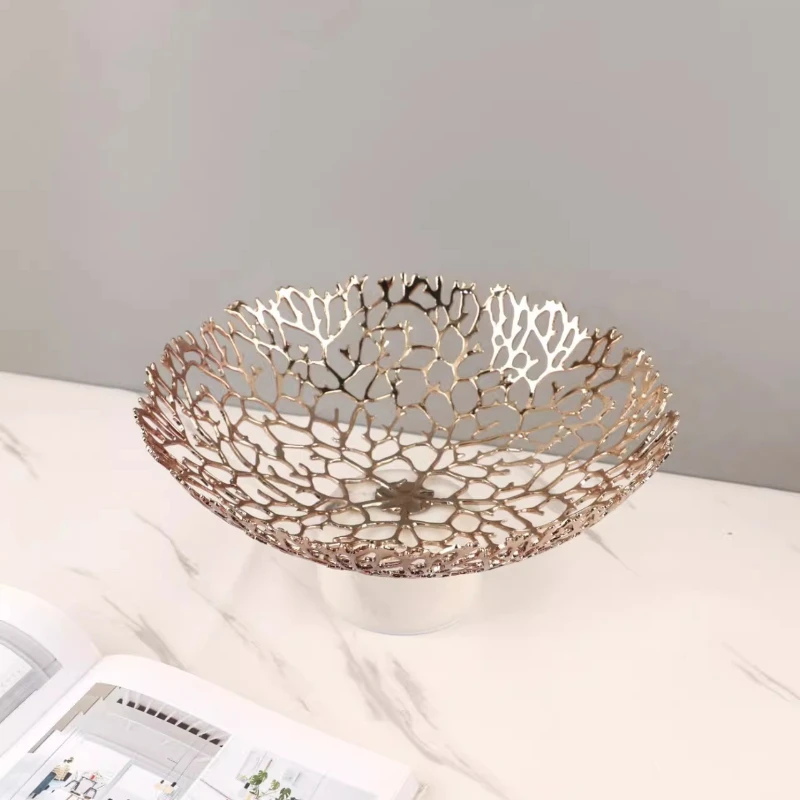 

Мраморная круглая тарелка на высоких металлических ножках, поднос для фруктов, для ресторана, кофейного столика, однотонный предмет домашнего декора