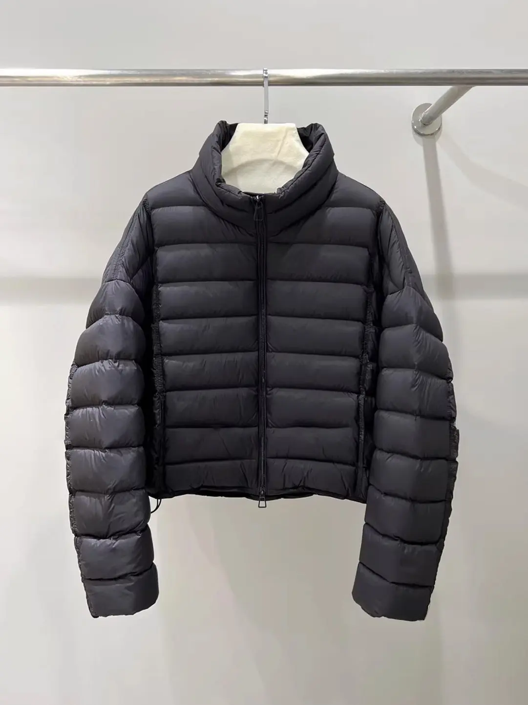 

Высококачественная повседневная женская хлопковая куртка с воротником-стойкой, новинка зимы 2025, модная, омолаживающая, универсальная верхняя одежда