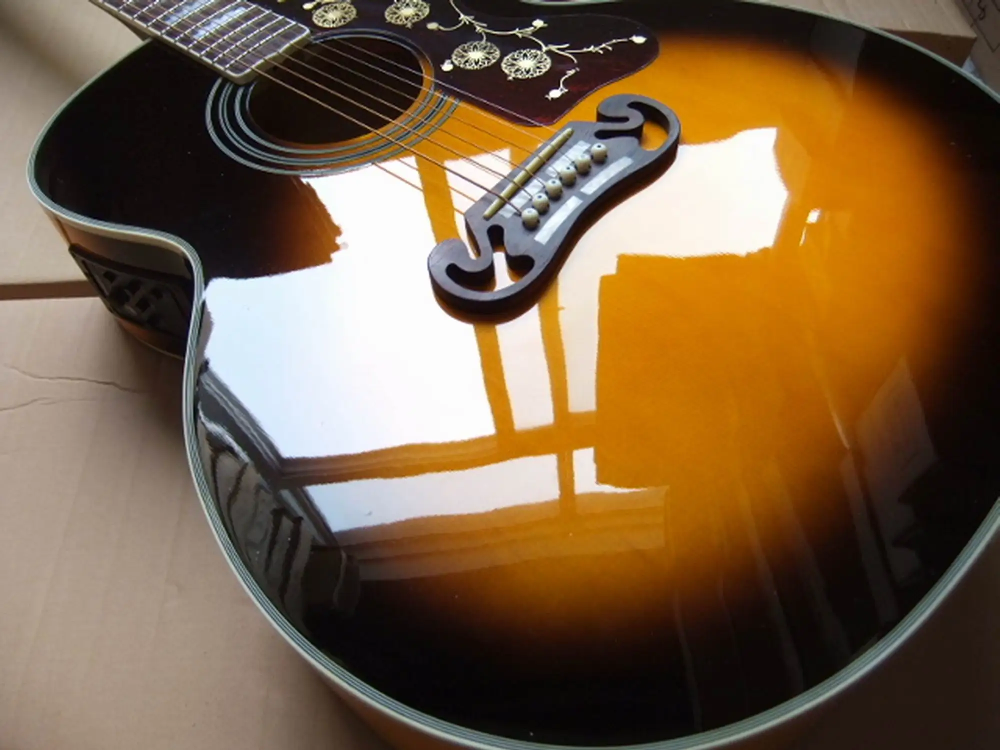 Free Shipping 43# SJ200 Acoustic Electric Guitar J200 Solid Maple AAA In Sunburst 20100728