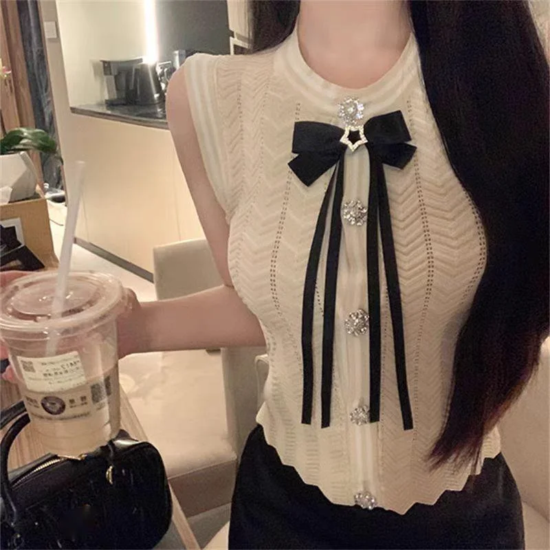 

Bow Star Tops&Tees Summer Korea Team Yuan Yi Hollow Diamond Button Top Women Sleeveless Knitted Temperament Heavy Industry Top