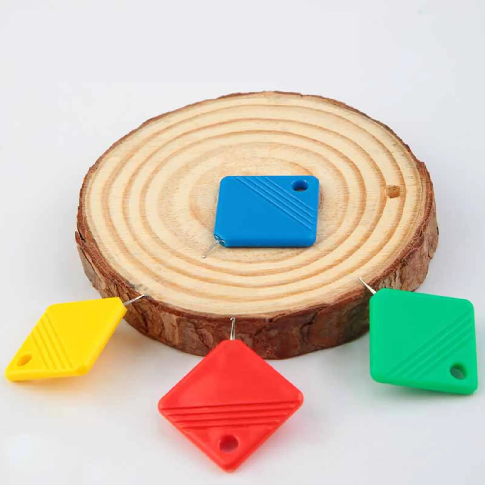 أداة خياطة بلاستيكية مربعة مع خطاف ، قارئ إبرة محمول ، رصاص سريع لكبار السن ، أدوات خياطة منزلية تصنعها بنفسك #1