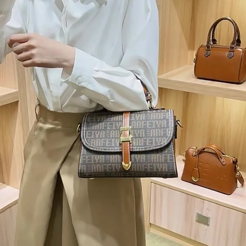 Independent brand 2024 fashion new luxury portable simple small square bag commuting single shoulder crossbody bag M321