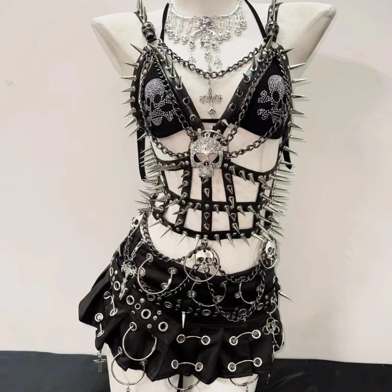 Européen américain noir Sexy pur désir Rivet femmes gilet gothique Original Punk foncé doux Cool plissé jupe courte ensemble dames