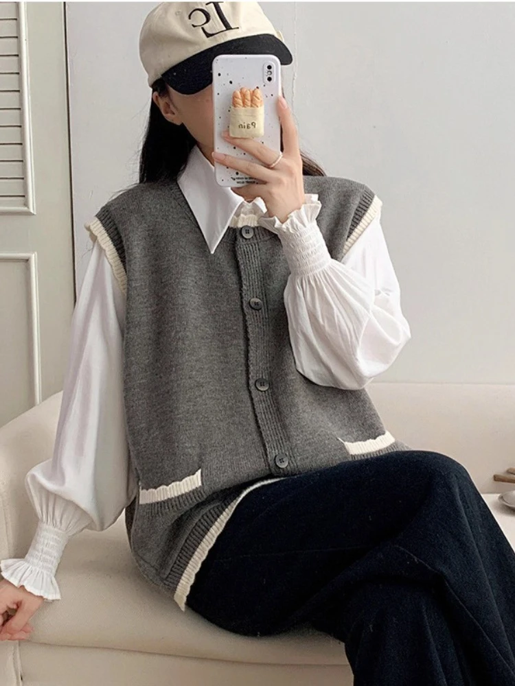 

Korobov Preppy Casual All Match O Neck Sleeveless Single Breasted Pockets Sweater Vest