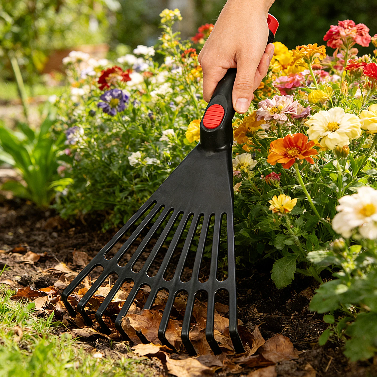 

2Pcs Soil Loosening Rakes Strong Tined Garden Rake for Breaking Up Earth and Gathering Leaves Wear Resistant Outdoor Equipment