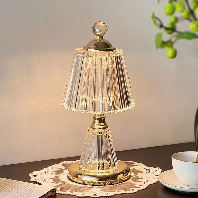 

New light luxury crystal desk lamp Nordic wind glass bedroom bedside lamp ins wind night light premium atmosphere lamp