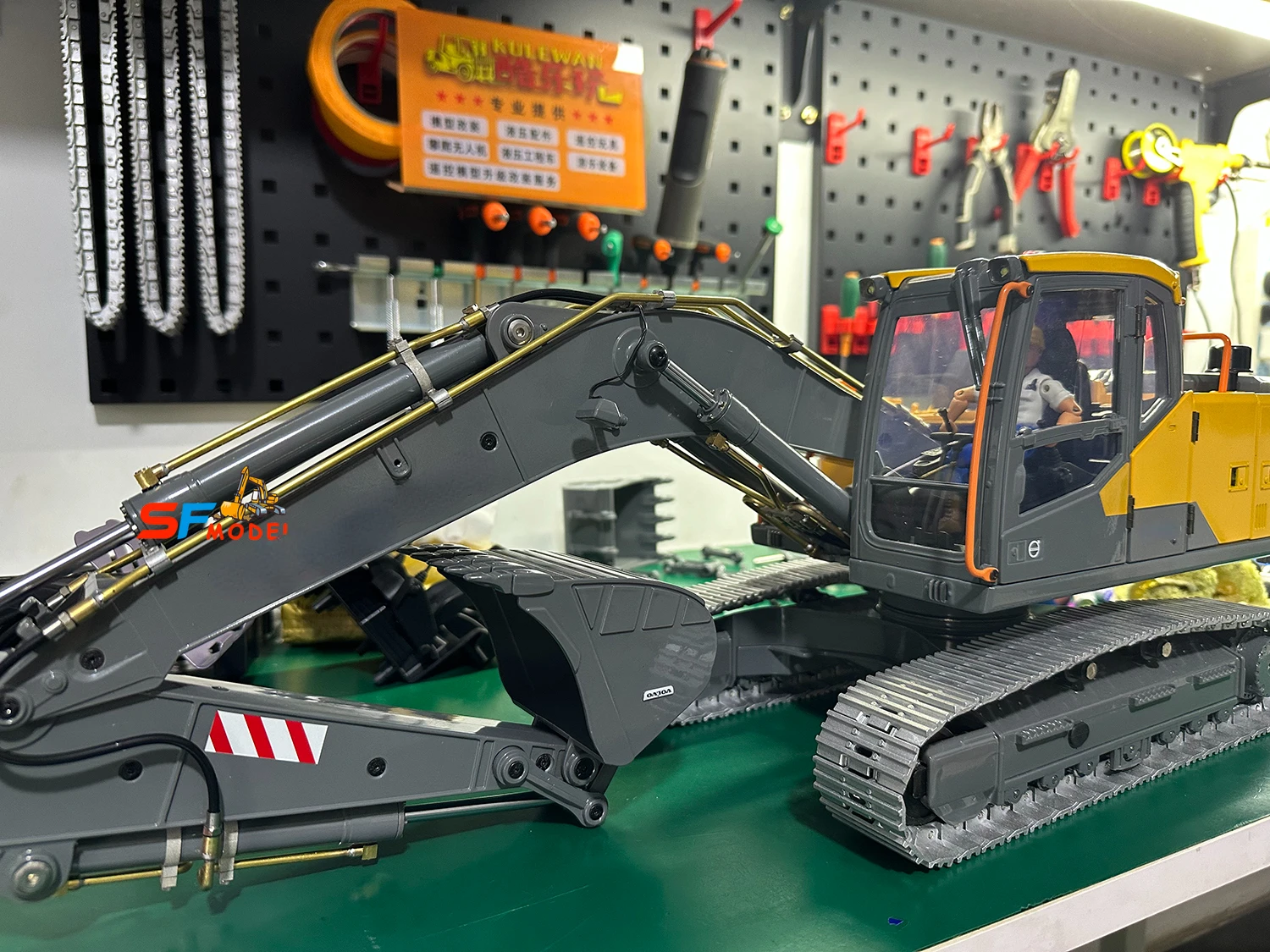 Double E EC160 RC Hydraulic Excavator 1/14 E010 Electric Modified Upgrade Hydraulic Excavator Metal Model Boy RC Car Toy