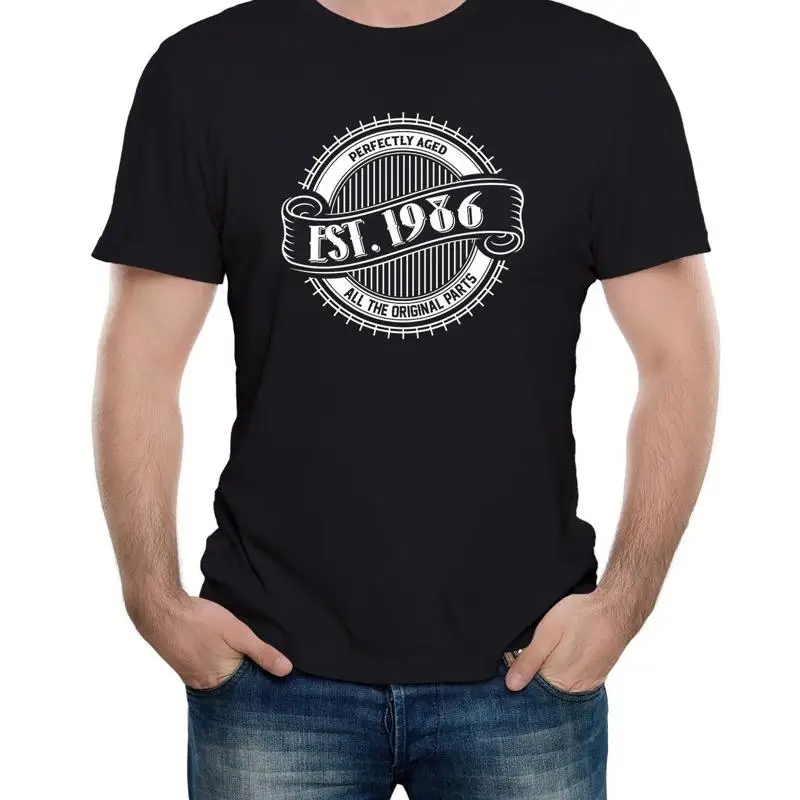 

Реалистичный эффект (или: Реалистичное воздействие) EST. Мужская футболка на день рождения 1986 года, подарок для папы, подарок на год