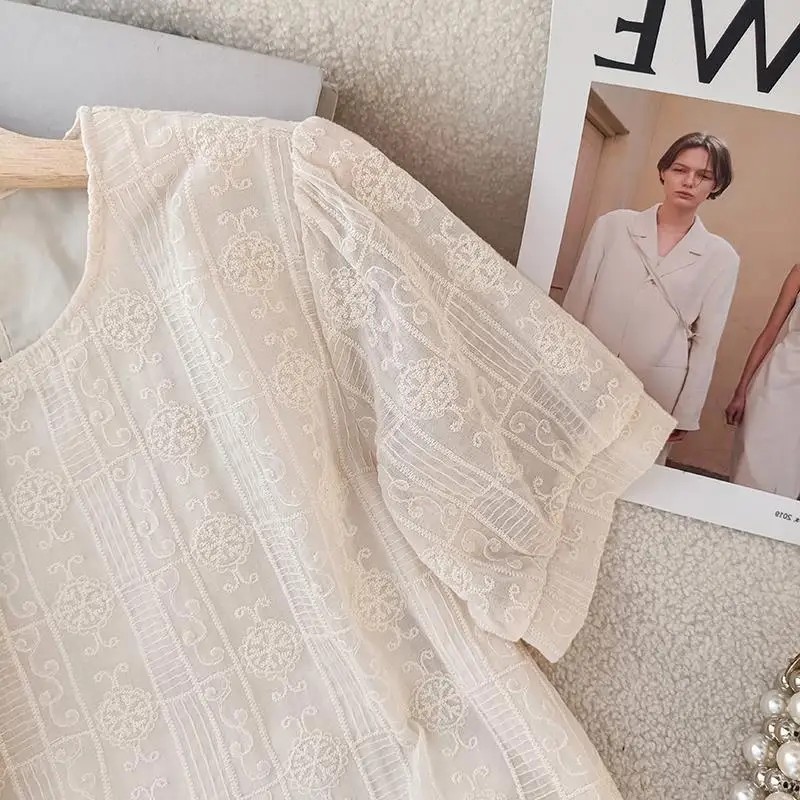 女性の夏のファッションレースパッチワーク無地 O ネック半袖シャツレディースシンプルオフィスレディオールマッチカジュアルトップス