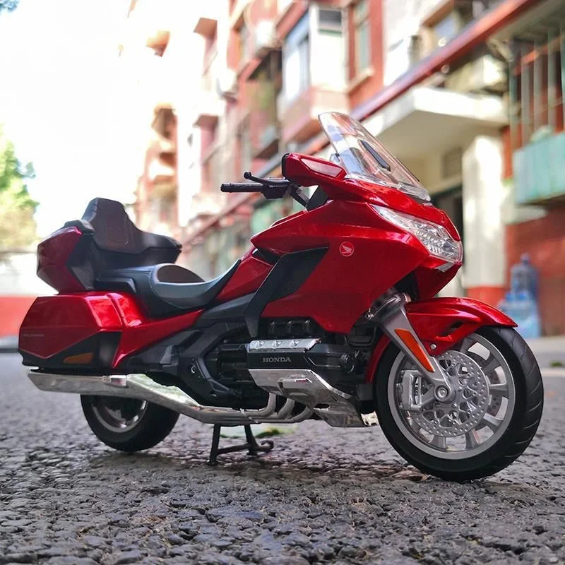 

1:9 HONDA Gold Wing GL1800 Alloy Sports Motorcycle Model Diecast Metal Leisure Touring Motorcycle Model Sound Light Kid Toy Gift