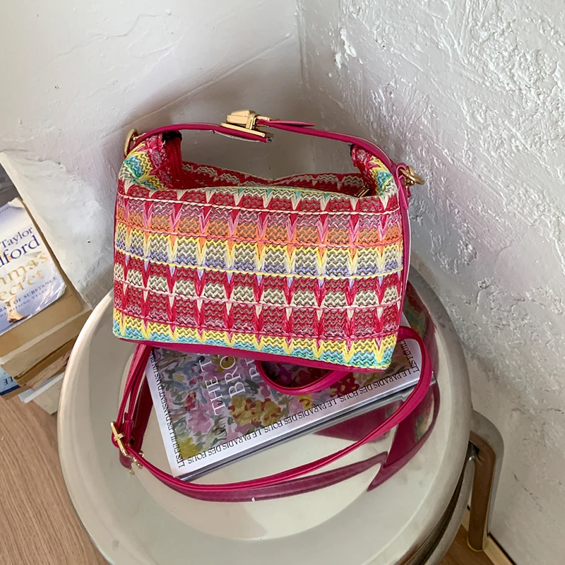 

Color Plaid Design Woven Bag New Contrast Color Stitching Shoulder Bag Exquisite Ethnic Style Handbag Fashion Chain Envelope Bag