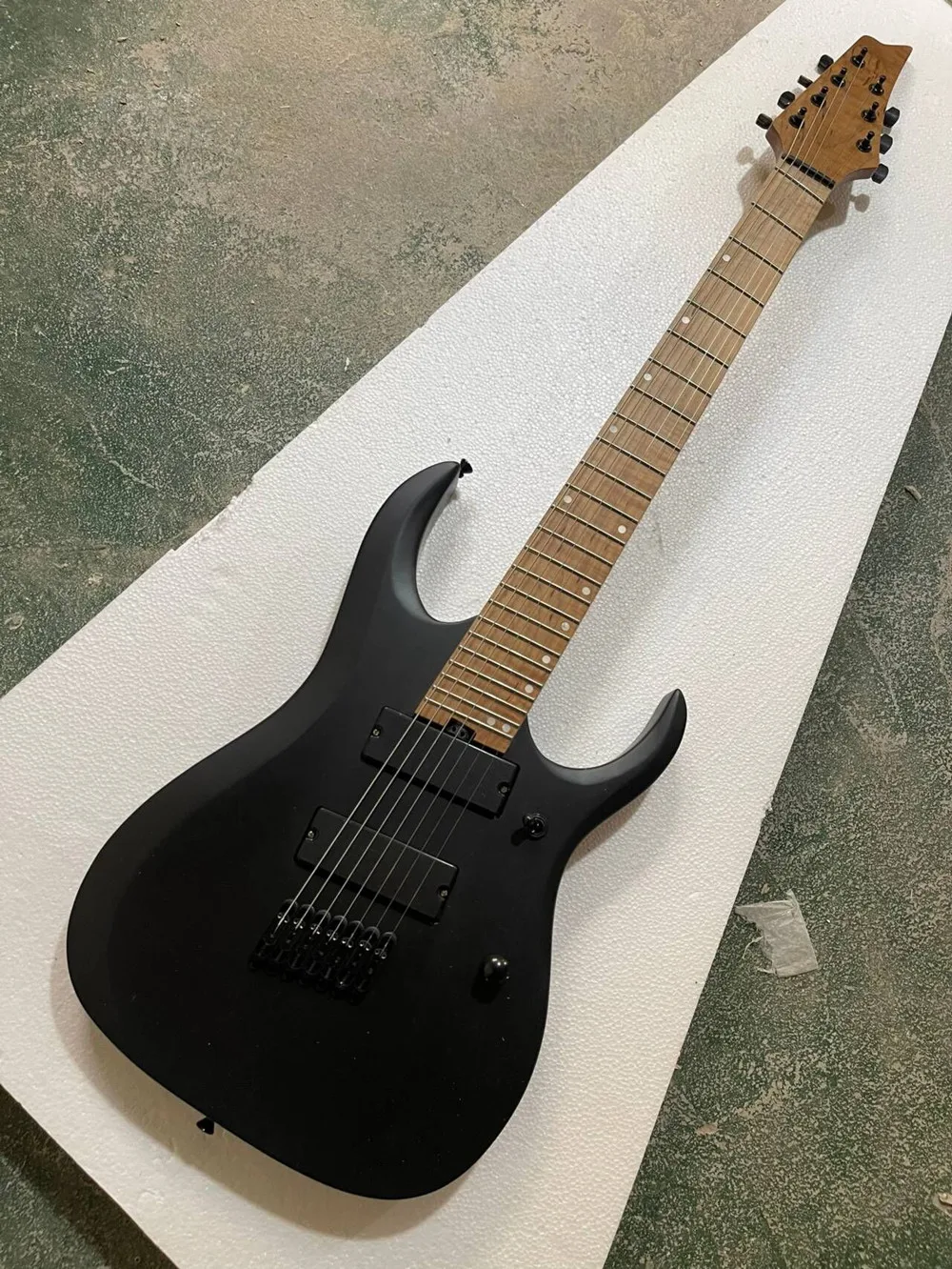 7 Strings Electric Guitar with Black Hardware,Roasted Flame Maple Neck,Provide Customized Service