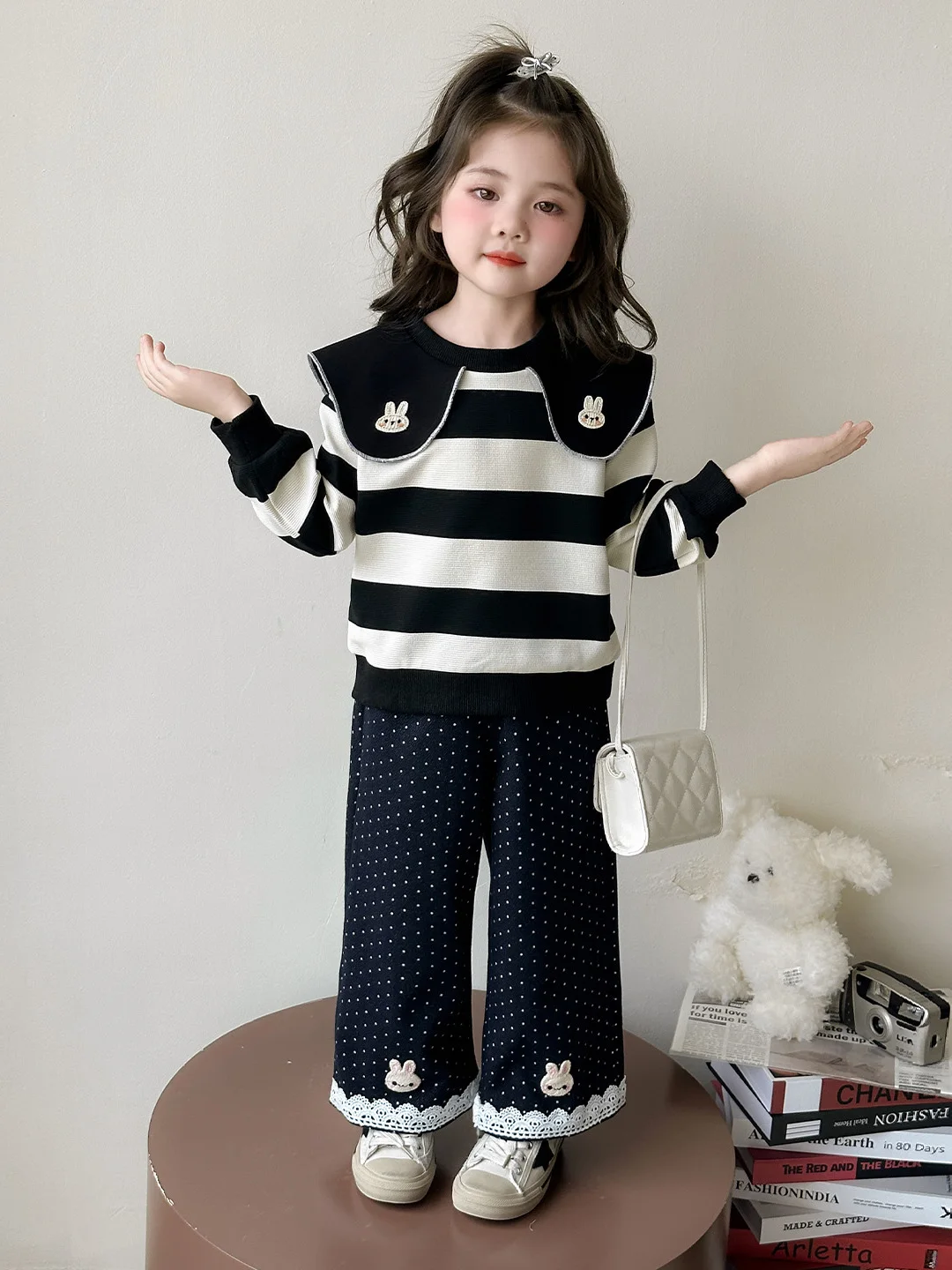 

Широкие брюки в клетку для девочек с кукольным воротником, весна-осень 2023, новый корейский комплект из двух предметов в полоску с круглым вырезом в горошек