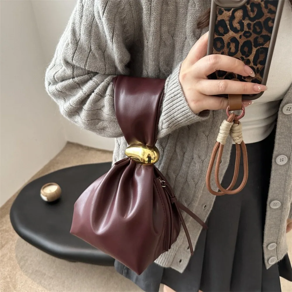 

Solid color PU Leather Clutch Bag Side Zipper Korean Style Party Evening Bag Handbag Large Capacity Pleated Bucket Bag