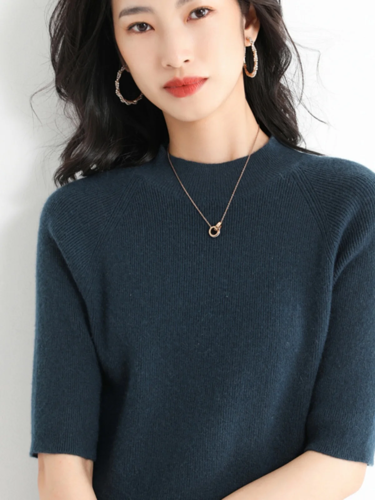 春の反季節ウールニットトップス レディース ラウンドネック スリムフィット カメレオン ファイブクォーター スリーブ ハイカラー