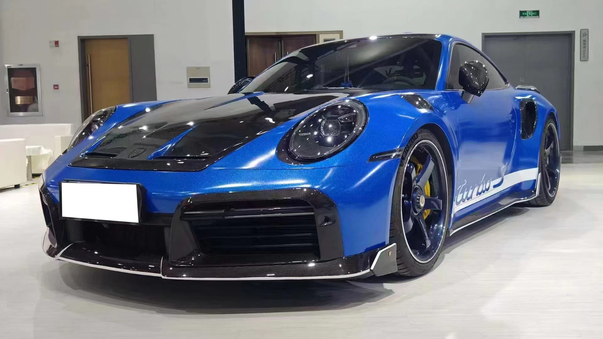 

Porsche 911 992 2019-2025 TurboS BBS Комплект из сухого углеродного волокна Barbus Передняя губа GT3 Капот TKT Комплект в стиле TechArt