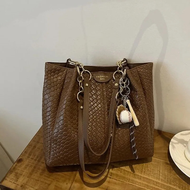 

Classic Paris Diaper Bag High-End Minimalist Shoulder Bag Unique Leisure Leather Tote With Letter Logo For Commuter