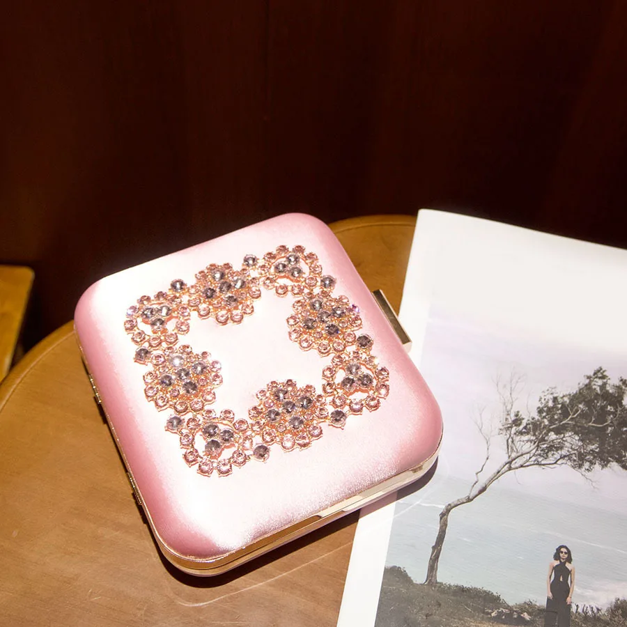 

flower small square box bag, clutch bag, temperament full of diamonds, high-end messenger bag.