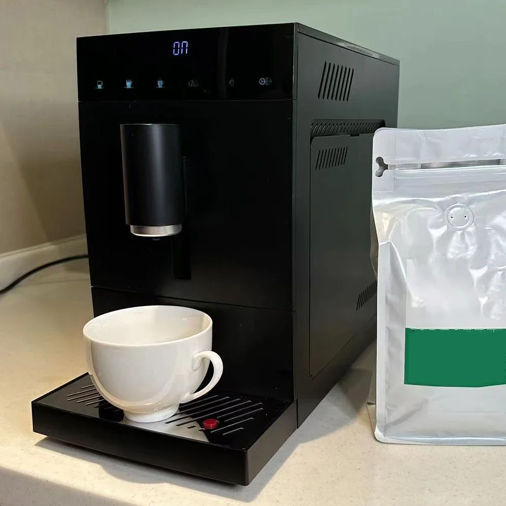 Hotel domestici Macchina da caffè espresso Cafetera per caffè espresso completamente automatica Italia Black Latte Maker con asta vapore