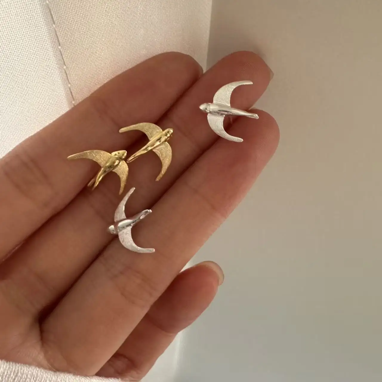 New Sweet And Cute Cloud-piercing Swallow 925 Sterling Silver Playful Free-flying Bird Animal Earrings