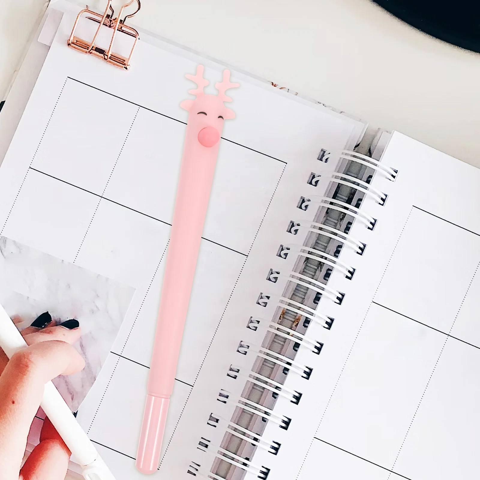 

12 шт., набор шариковых ручек с оленем, мини-креативные ручки, нескользящие для гладкого письма для офиса, школы, дома, студента, подарок, дизайнерская ручка с вентилятором