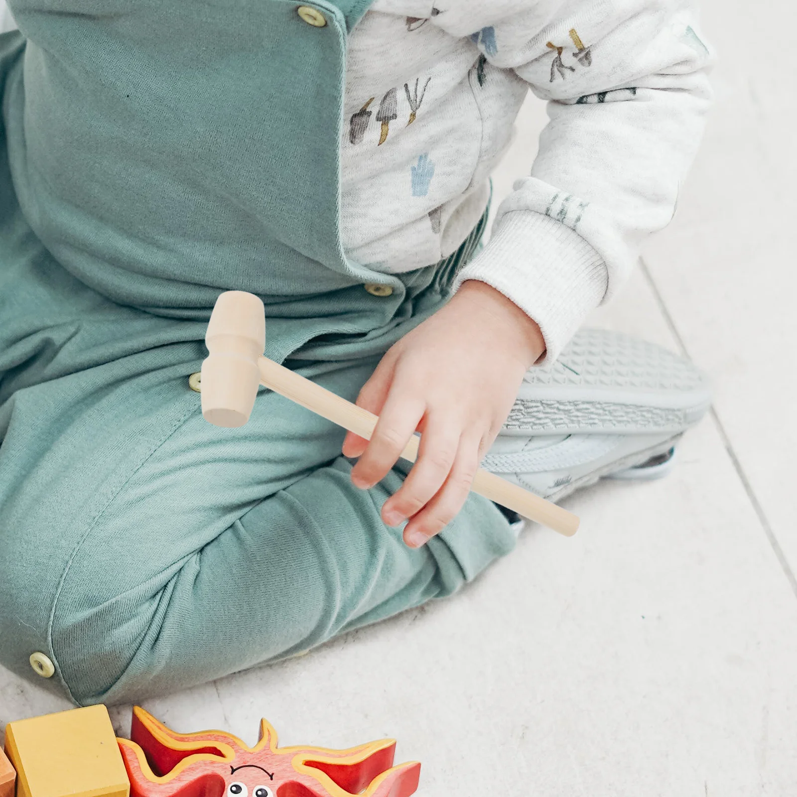 50 قطعة مطرقة خشبية صغيرة مطرقة صغيرة للأطفال تصميم قوي برأس مسطح تعليمي قصف لعب تطوير المهارات الحركية الدقيقة #2