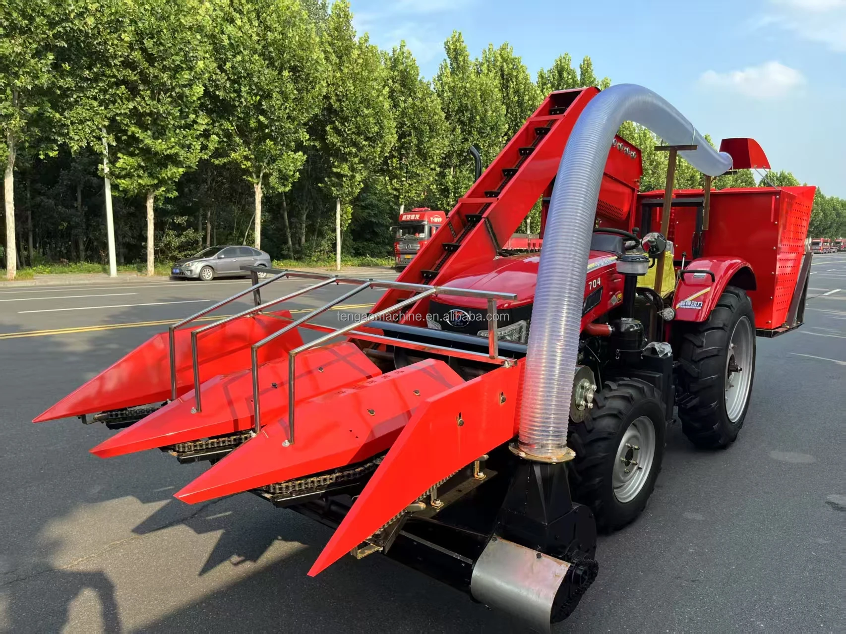 High Quality Farm Corn Maize Combine Harvester with Peeling and Husking 35hp Tractor Machine