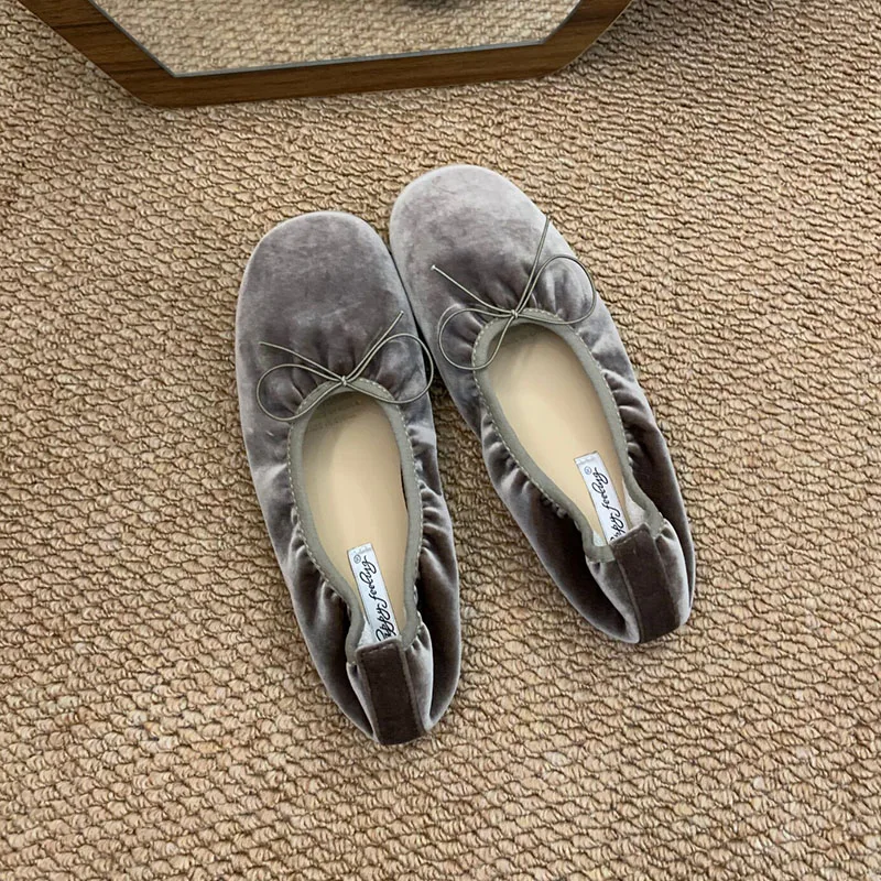 Modische, weiche Ballettschuhe aus Seide für Damen, neu im Frühjahr, lässige Slip-On-Schuhe mit Schleifenknoten für Damen. – Detail 15