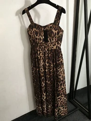 Retro sexy suspender tube top leopard print dress Summer women's new high waist big swing dress fashion elegant A-line skirt.