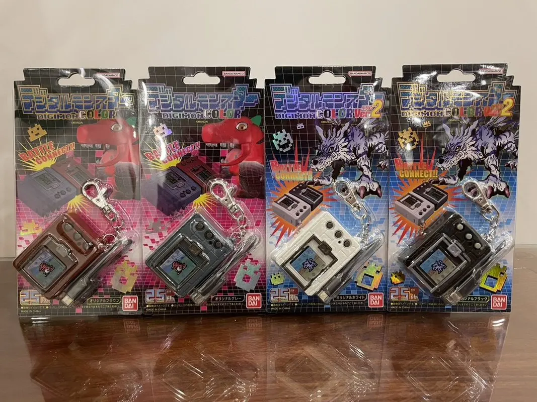 

Bandai Authentic Digimon Ultra Dinotch Original Color Screen V1 & V2 (25th Anniversary Trendy Collectible, In Stock)
