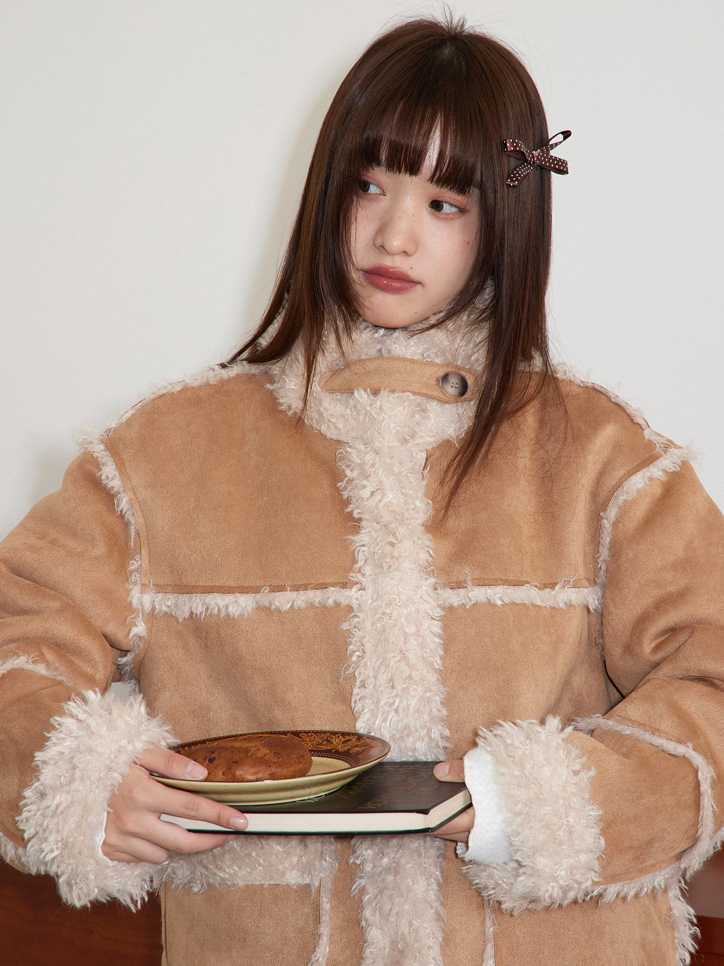 Casaco de pele de orelha de lapela retro feminino inverno thiened quente superior pele intercada outerwear camurça veludo solto ajuste longo sve