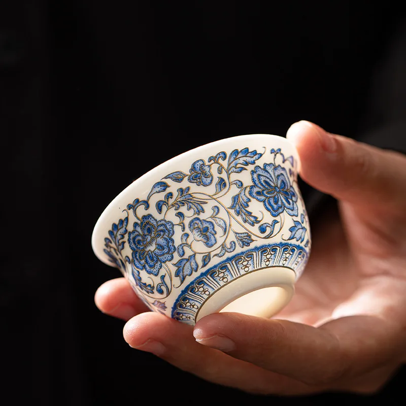 Hand Painted Interlocking Lotus Blue White Porcelain Master Cup Jingdezhen Retro Kung Fu Tea Single Tasting Teacup