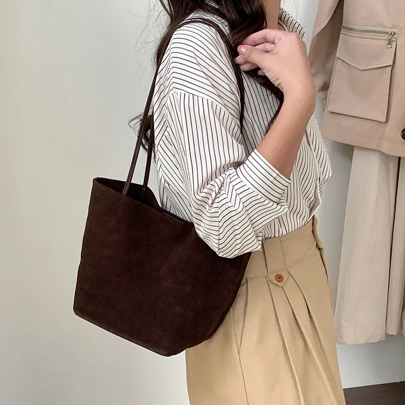 

Matte Leather Tote Bag 2026 Fleece Cowhide Vegetable Basket Hand Shoulder Women's Armpit Designer Luxury Bag