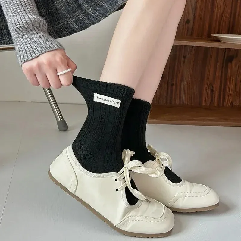 3 أزواج المرأة منتصف العجل على شكل قلب جوارب قطنية لون نقي العصرية الخريف الشتاء وصول مريحة المنزل الجوارب الجوارب القصيرة