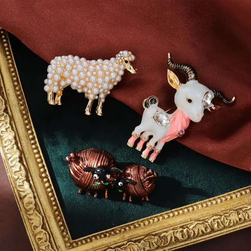 Shiny Pearl Crystal Lamb Brooch Y2K Cute Sheep Lapel Pin for Women Fashion Accessory for Jacket Dress Outfit Decor