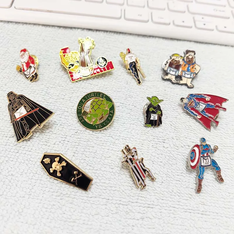 Broche de cercueil maçonnique, planche de traçage du maître, crâne maçonnique, feuille d'acacia, brindille, dessin animé, épingles de revers, badge en métal émaillé